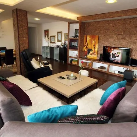 Casa شقة